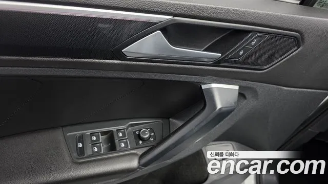 Volkswagen Tiguan Tiguan 2 поколение 2.0 TDI Premium — Фото автомобиля 29