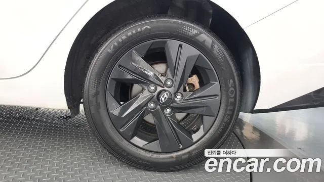 Hyundai Avante — Фото автомобиля 6