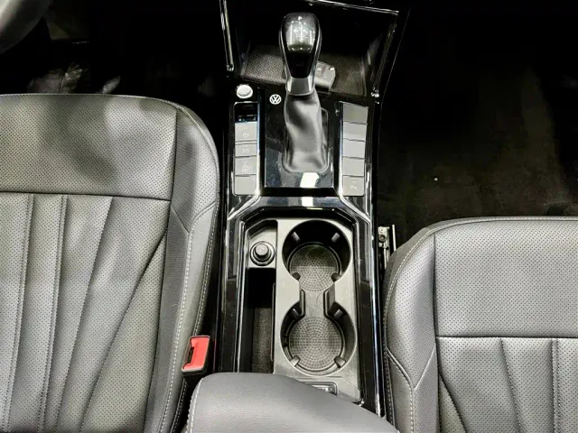 Volkswagen Passat — Фото автомобиля 22