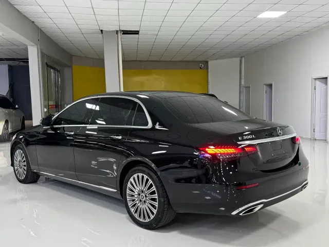 Mercedes-Benz E-Class — Фото автомобиля 7