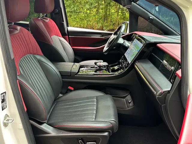 GAC Trumpchi M8 — Фото автомобиля 17