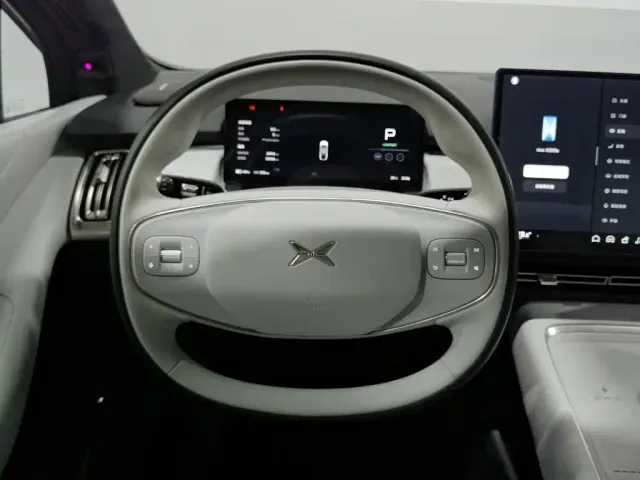 Xpeng P7+ — Фото автомобиля 11