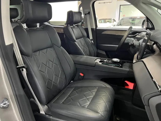 Volvo EM90 — Фото автомобиля 15