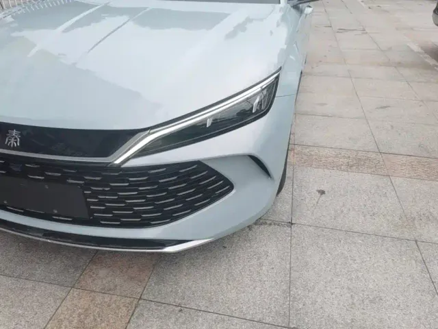 BYD Qin L — Фото автомобиля 23