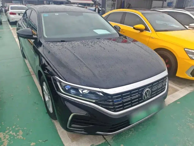 Volkswagen Passat — Фото автомобиля 3