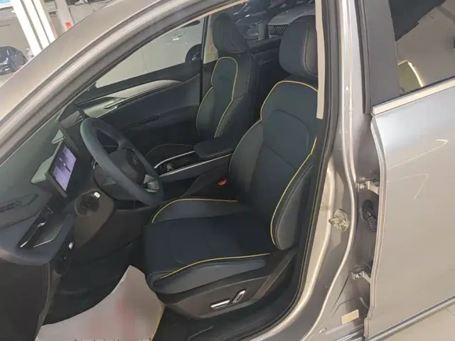 Geely Geometry G6 — Фото автомобиля 14