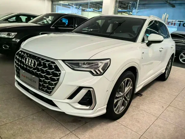 Фотография автомобиля — Audi Q3