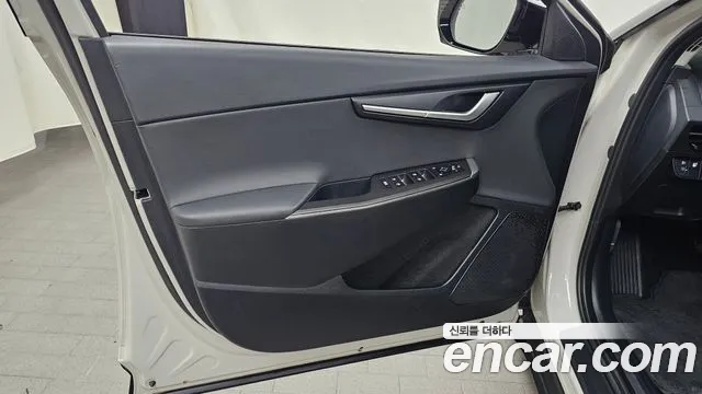 Kia EV6 — Фото автомобиля 24
