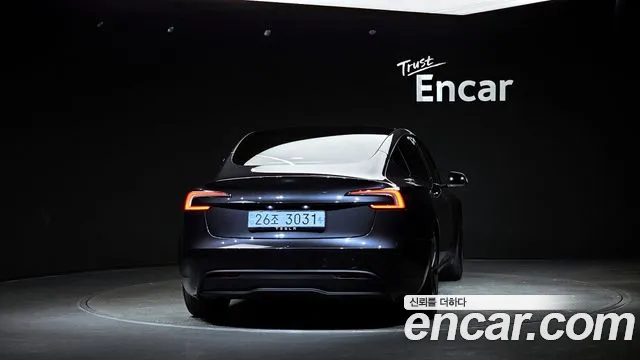 Tesla Model 3 — Фото автомобиля 4