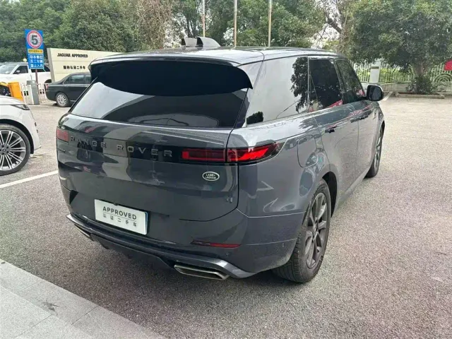 Land Rover Range Rover Sport — Фото автомобиля 7