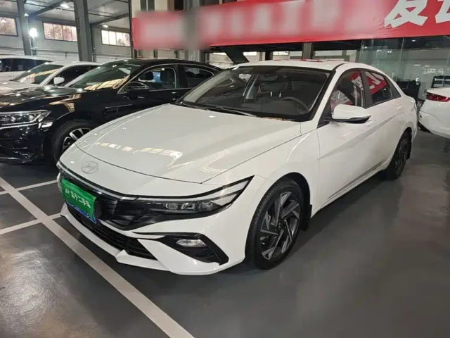 Фотография автомобиля — Hyundai Elantra