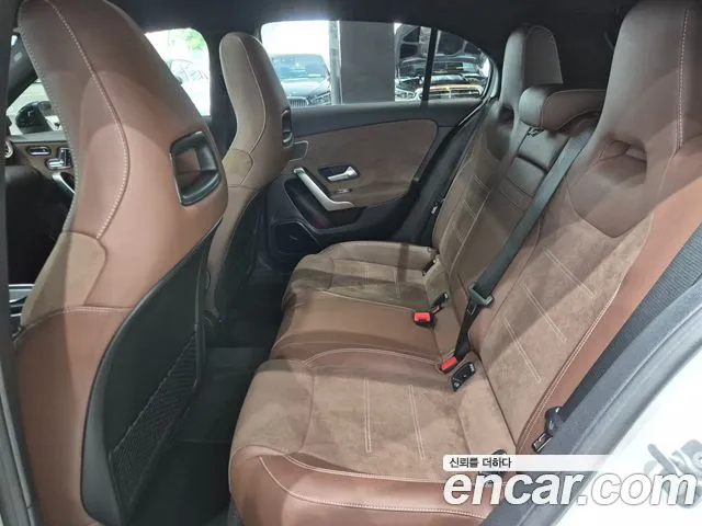 Mercedes-Benz A-Class — Фото автомобиля 11