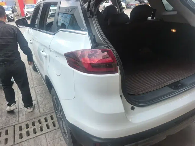 Geely Boyue — Фото автомобиля 22