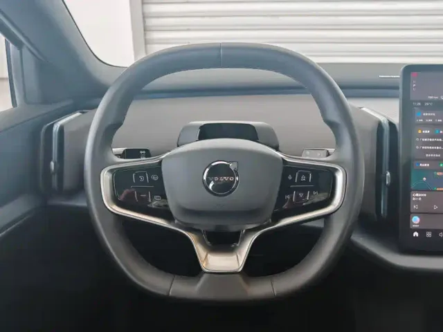 Volvo EX30 — Фото автомобиля 17