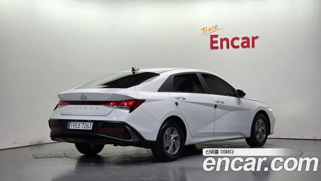 Hyundai Avante — Фото автомобиля 2