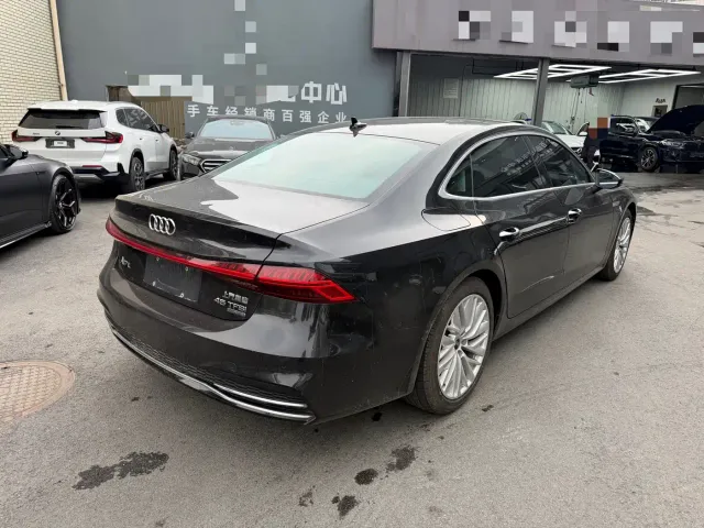 Audi A7L — Фото автомобиля 9