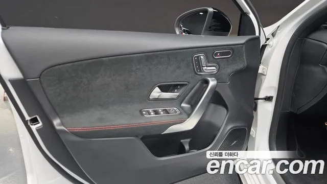 Mercedes-Benz A-Class — Фото автомобиля 25