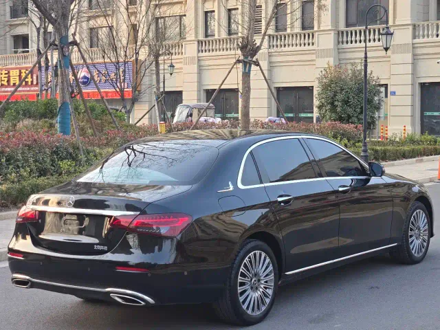 Mercedes-Benz E-Class — Фото автомобиля 9