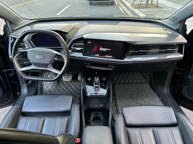 Audi Q4 e-tron — Фото автомобиля 16