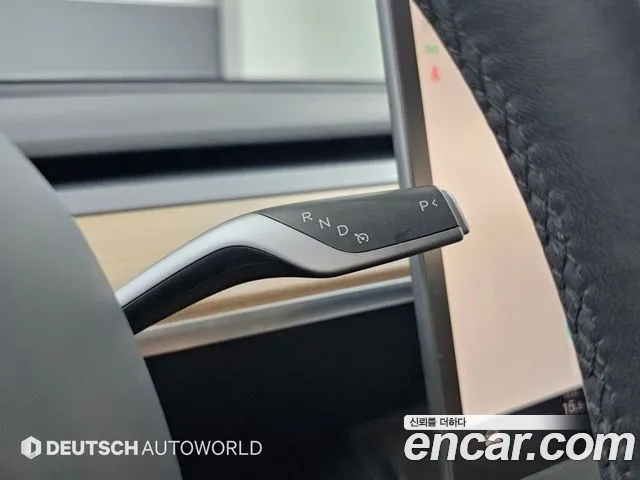 Tesla Model 3 — Фото автомобиля 9