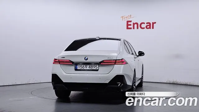 BMW 5 Series G60 — Фото автомобиля 4