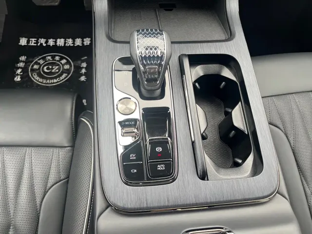 GAC Trumpchi GS8 — Фото автомобиля 11