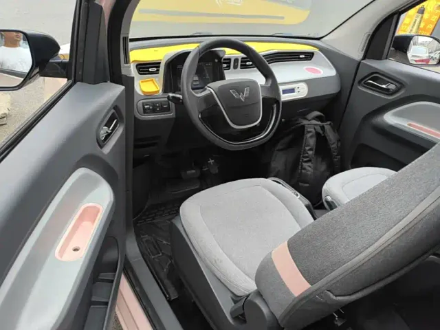 Wuling Hongguang Mini EV — Фото автомобиля 15