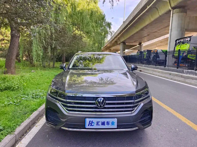 Volkswagen Touareg — Фото автомобиля 2
