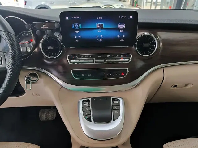 Mercedes-Benz V-Class — Фото автомобиля 10
