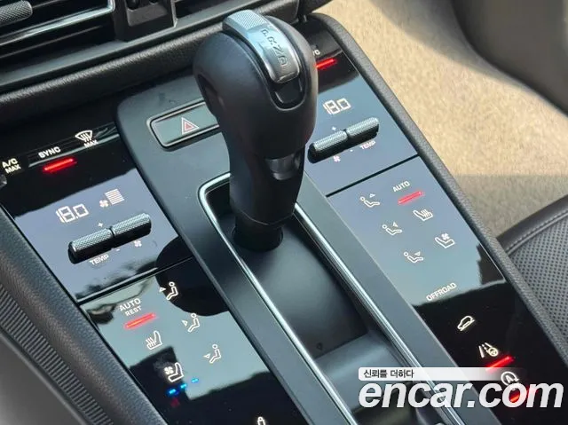 Porsche Macan — Фото автомобиля 9