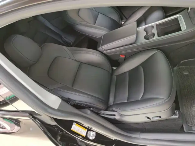 Tesla Model Y — Фото автомобиля 24