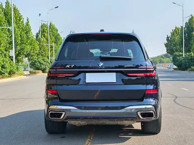 BMW X7 — Фото автомобиля 8