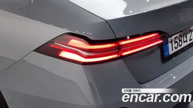 BMW 5-Series — Фото автомобиля 21