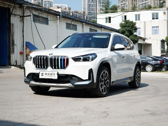 Фотография автомобиля — BMW X1