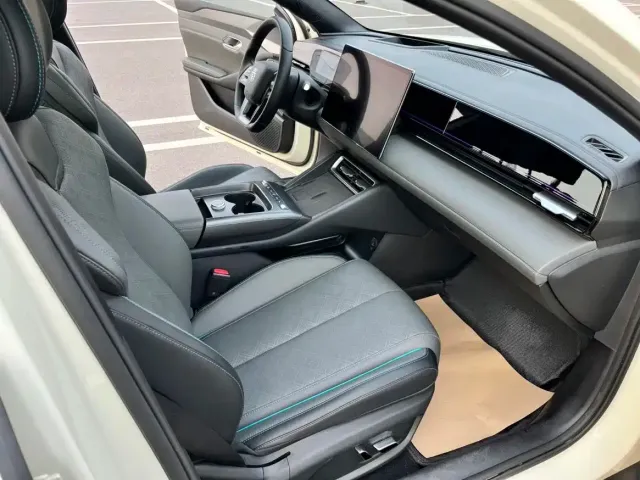 BYD Qin L — Фото автомобиля 14