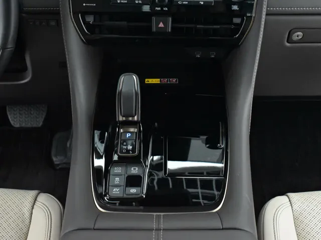 Toyota Alphard — Фото автомобиля 7