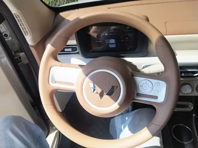 Wuling Hongguang Mini EV — Фото автомобиля 6
