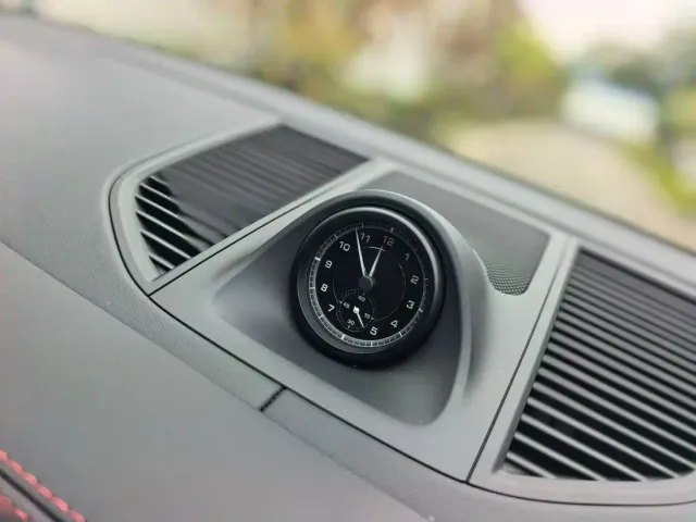 Porsche Macan — Фото автомобиля 9