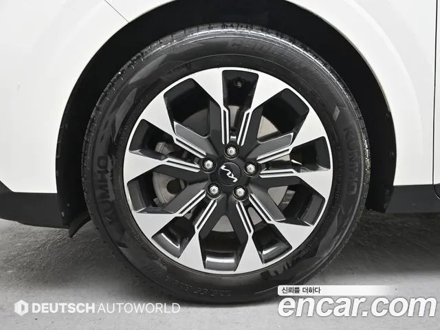 Kia Carnival Generation 4 — Фото автомобиля 5