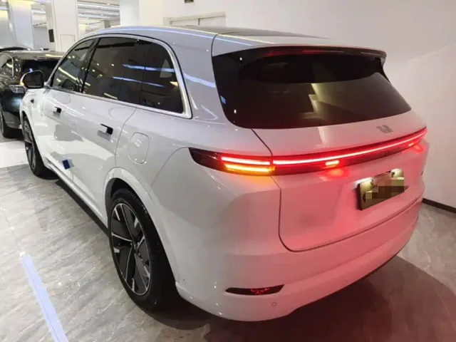 Li Auto L7 — Фото автомобиля 5