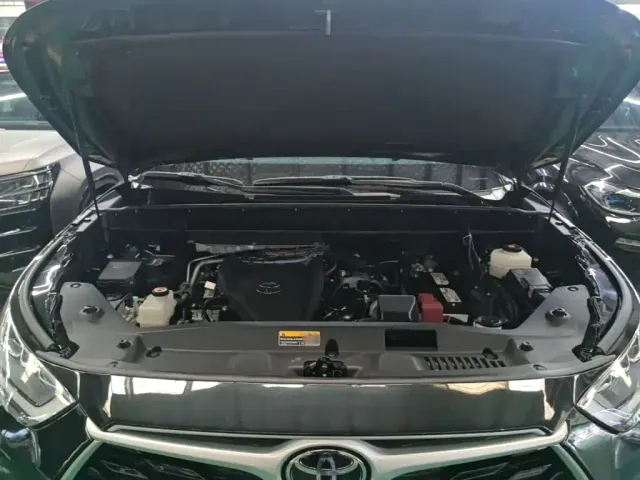 Toyota Highlander — Фото автомобиля 19