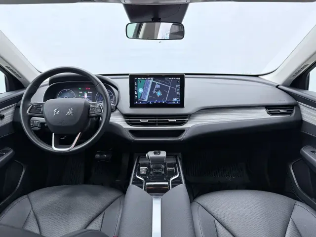 Hongqi E-QM5 — Фото автомобиля 6