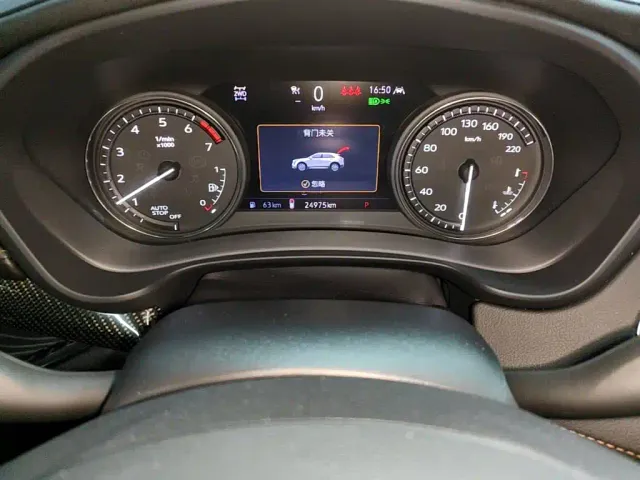 Cadillac XT4 — Фото автомобиля 11