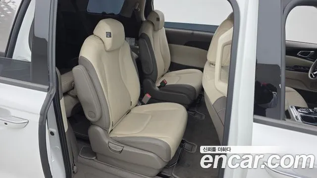 Kia Carnival 4th Gen — Фото автомобиля 12