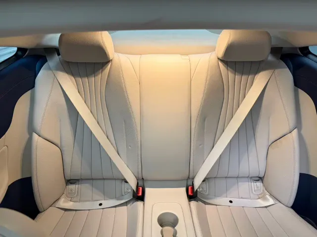 Mercedes-Benz E-Class — Фото автомобиля 9
