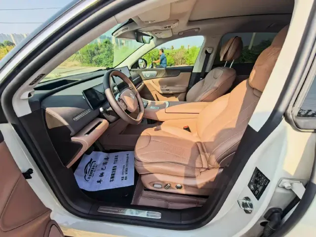 Leapmotor C11 — Фото автомобиля 4