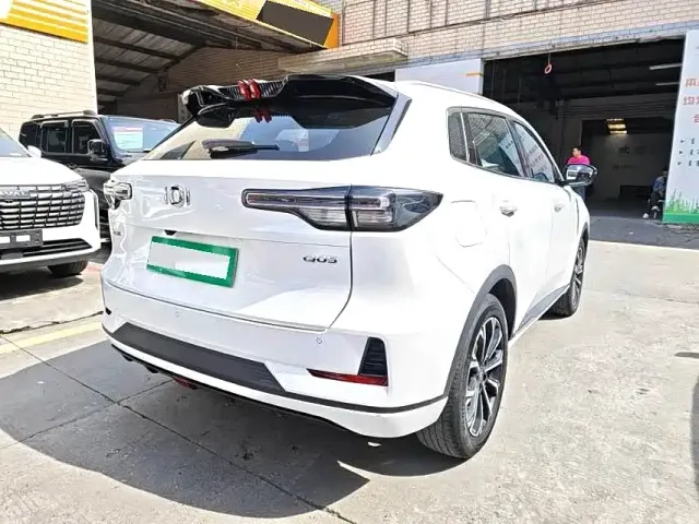 Changan Qiyuan Q05 — Фото автомобиля 9