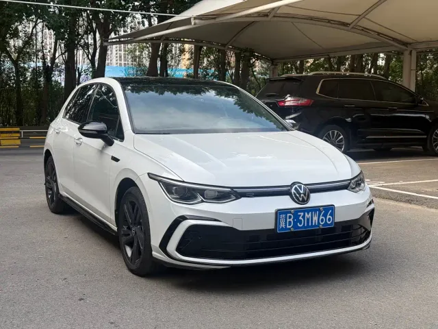 Volkswagen Golf — Фото автомобиля 3