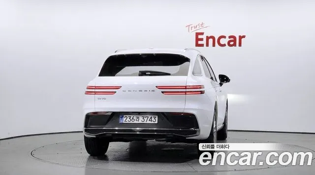 Genesis GV70 — Фото автомобиля 4