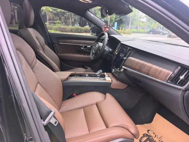 Volvo S90 — Фото автомобиля 11